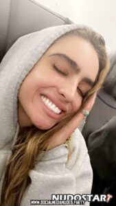Sommer Ray Small Breasts Athletic Body Green Eyes American