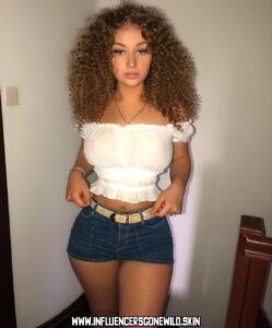 Lulia Valentina Average Body Blonde Bisexual Caucasian