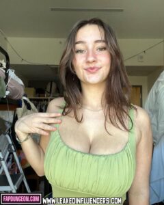 Whipitdev Bisexual Medium Ass Brown Eyes Tiktok Busty