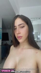 Gummies15 Colombian Huge Breasts Busty Influencer Brown Eyes