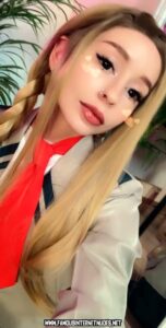 Hheadshhot Bisexual Tiktoker Brown Eyes Female
