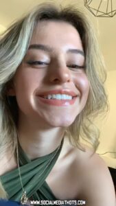 Lea Elui Livestream Instagram Nipple Content Creator