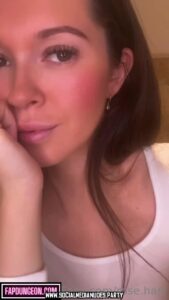 Rose Hart Influencer Huge Breasts Brown Hair Babe