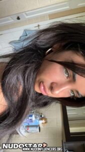 Gabriella Annalisa Green Eyes Average Body Leaks Caucasian