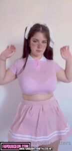 Sara Bustani Italiana Instagrammer Caucasian Brown Hair Tits