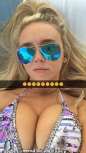 Savannah Wallace Medium Ass Caucasian American Gray Eyes